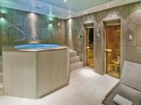 Flat to Rent, Roland Gardens, London, SW7