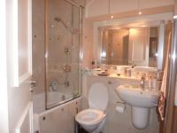 Three bedroom flat for rent, Battersea Bridge Road, SW11 3AG